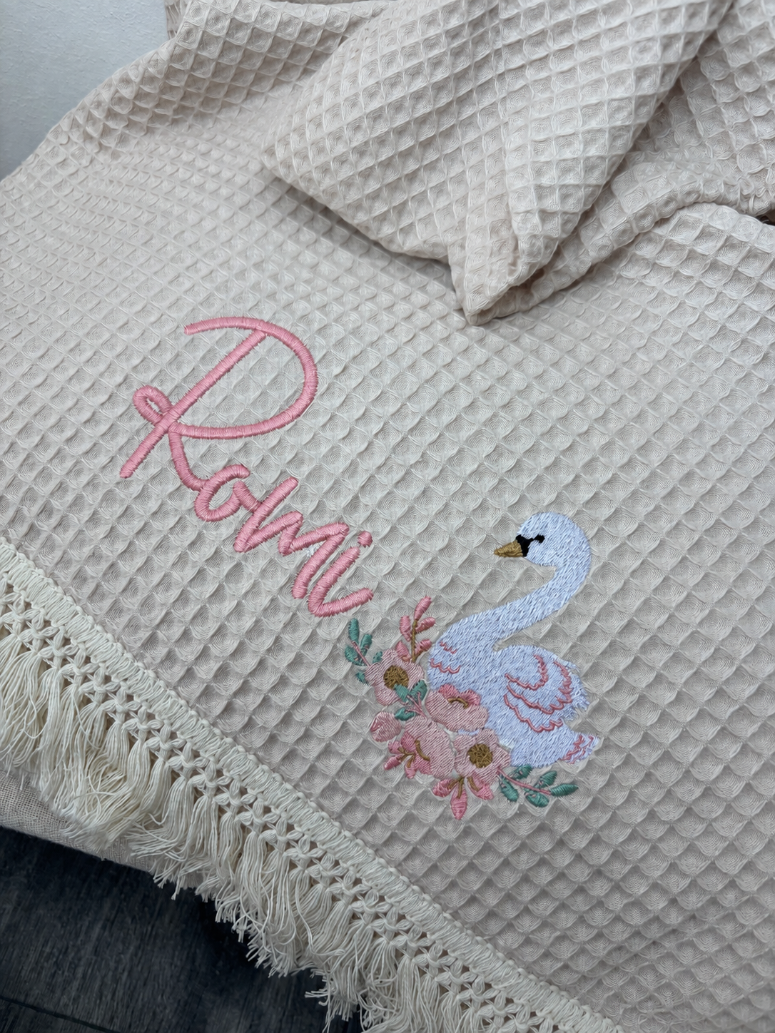 Swan Muslin Frill Blanket